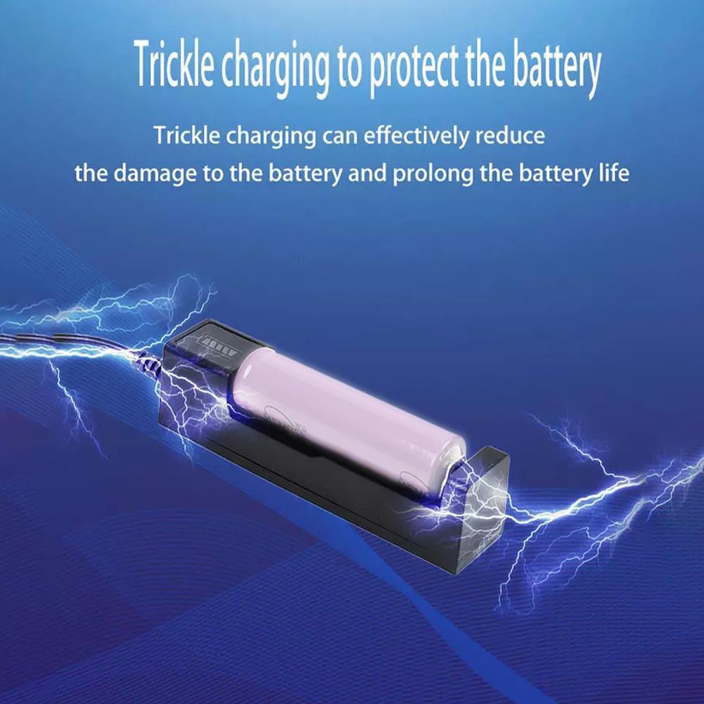ユニバーサル18650バッテリー充電器 USBスマートシング - Vape Battery 18650 のレビューと価格